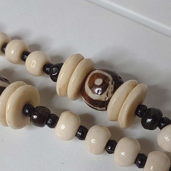 Heavy Decorative Glass And Bone Bead Necklace - Picture 12 of 15
